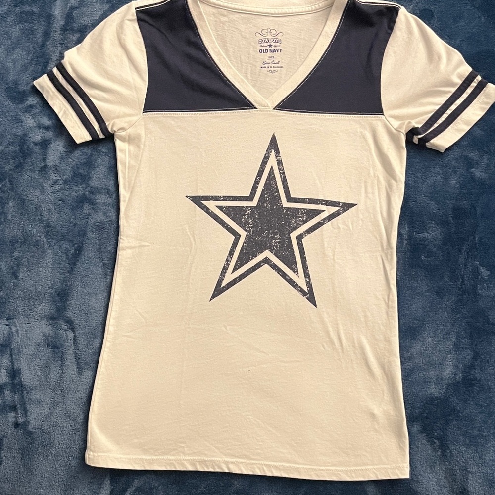 Dallas Cowboys White and Navy Star V‑Neck Short Sleeve Tee